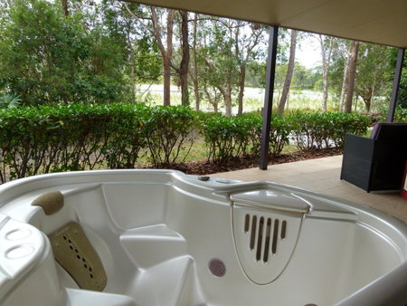 Lake Russell Lakeside Retreat, Emerald Beach, Australia