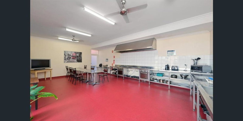 Emu Backpackers Perth - note - Valid Passport required for check in, Perth, Australia