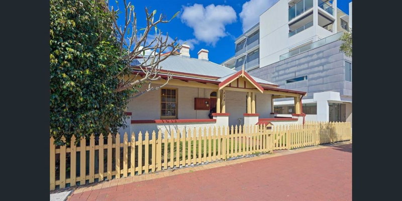 Emu Backpackers Perth - note - Valid Passport required for check in, Perth, Australia