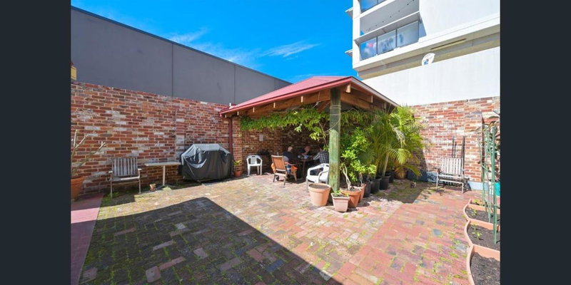 Emu Backpackers Perth - note - Valid Passport required for check in, Perth, Australia