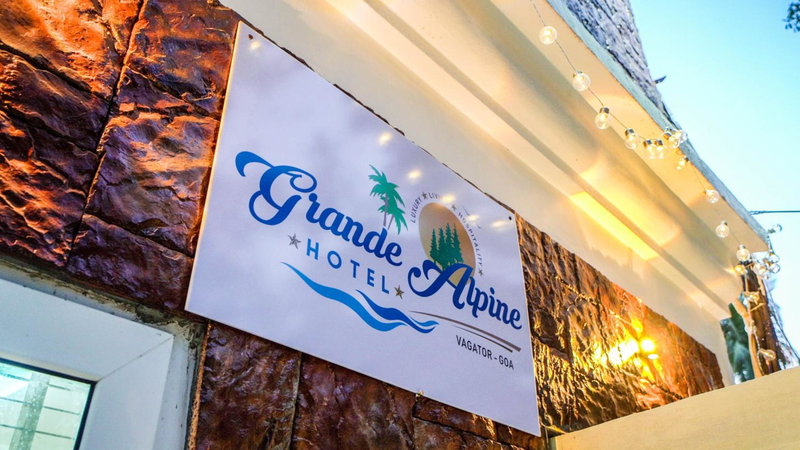 Grande Alpine Hotel, Vagator, India