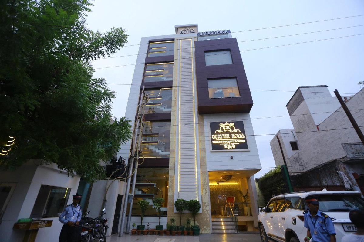 Hotel · Hotel Gurveer Royal, Lucknow