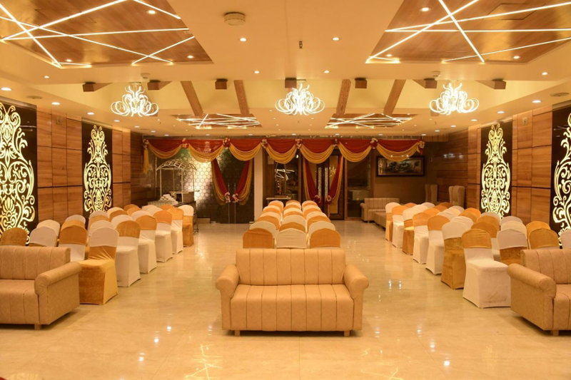Hotel Gurveer Royal, Lucknow, India