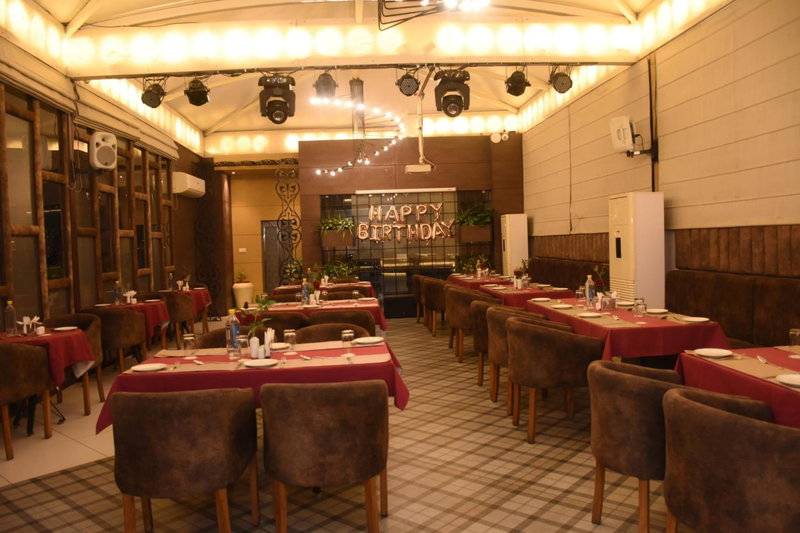 Hotel Gurveer Royal, Lucknow, India