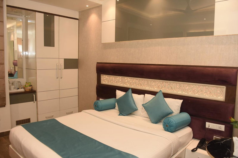 Hotel Gurveer Royal, Lucknow, India