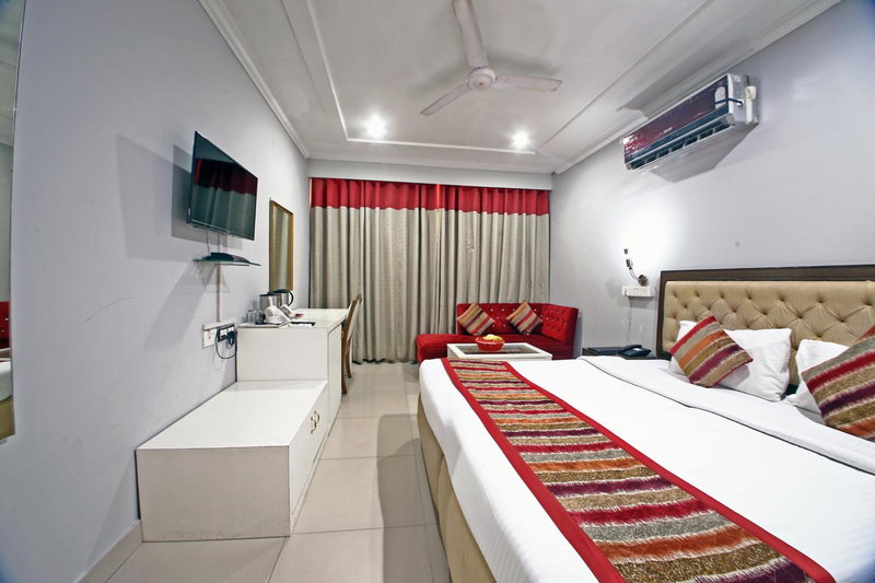 Hotel Diamond Plaza, Chandīgarh, India