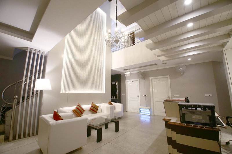 Hotel Diamond Plaza, Chandīgarh, India