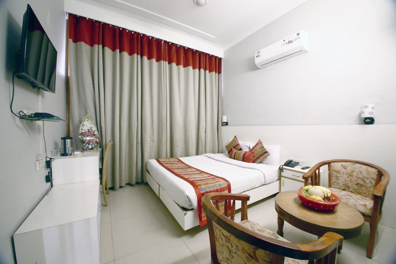 Hotel Diamond Plaza, Chandīgarh, India