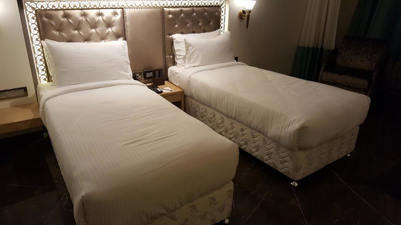 Hotel Peninsula Redpine, Mumbai, India