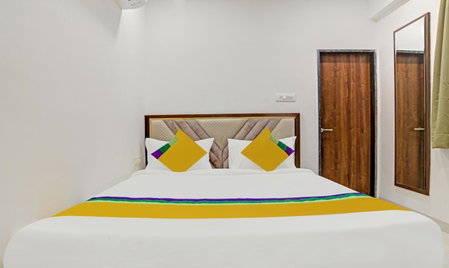 Itsy Hotels Phoenix, Indore, India
