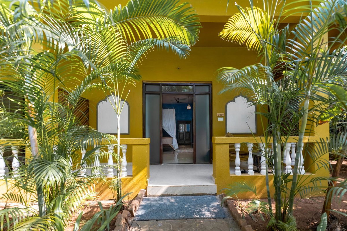 Hotel · juSTa Morjim Beach Resort Goa - 80 Steps from Morjim Beach, Morjim
