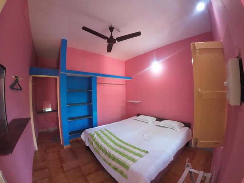 Om Ganesh Guest House Cliffside, Arambol, India