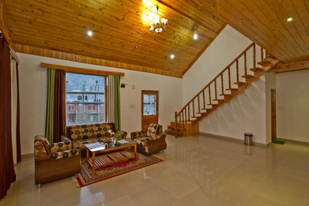 THE CEDAR VILLA AND APARTMENT,Bonefire,Cook,Helper,Kitchen,Lawn,Parking,5 min Drive Mall road, Manāli, India