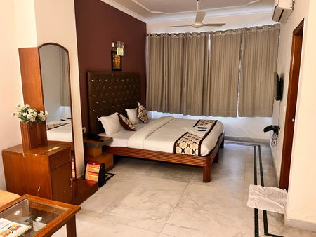 Hotel Gracious - Civil Line, Gurgaon, India