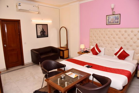 Hotel Gracious - Civil Line, Gurgaon, India
