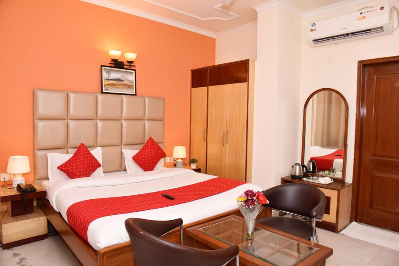 Hotel Gracious - Civil Line, Gurgaon, India