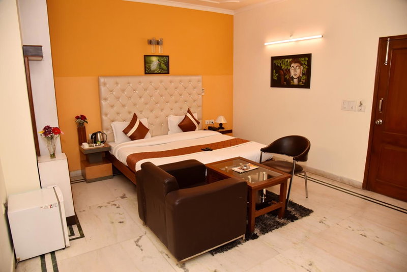 Hotel Gracious - Civil Line, Gurgaon, India