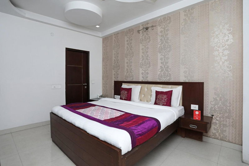 Hotel Flora Inn, Gurgaon, India