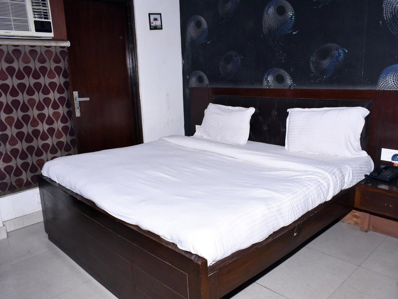 Hotel Flora Inn, Gurgaon, India
