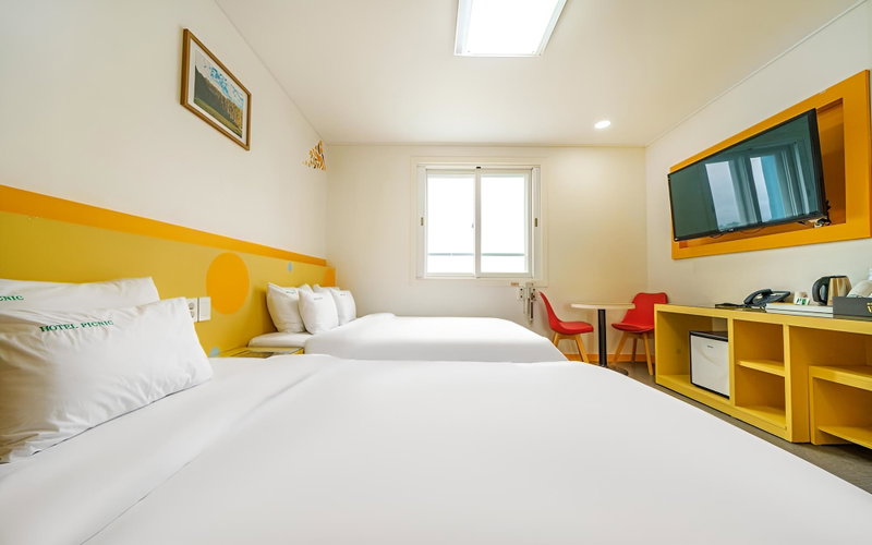 Sacheon Hotel Picnic, Sacheon, South Korea