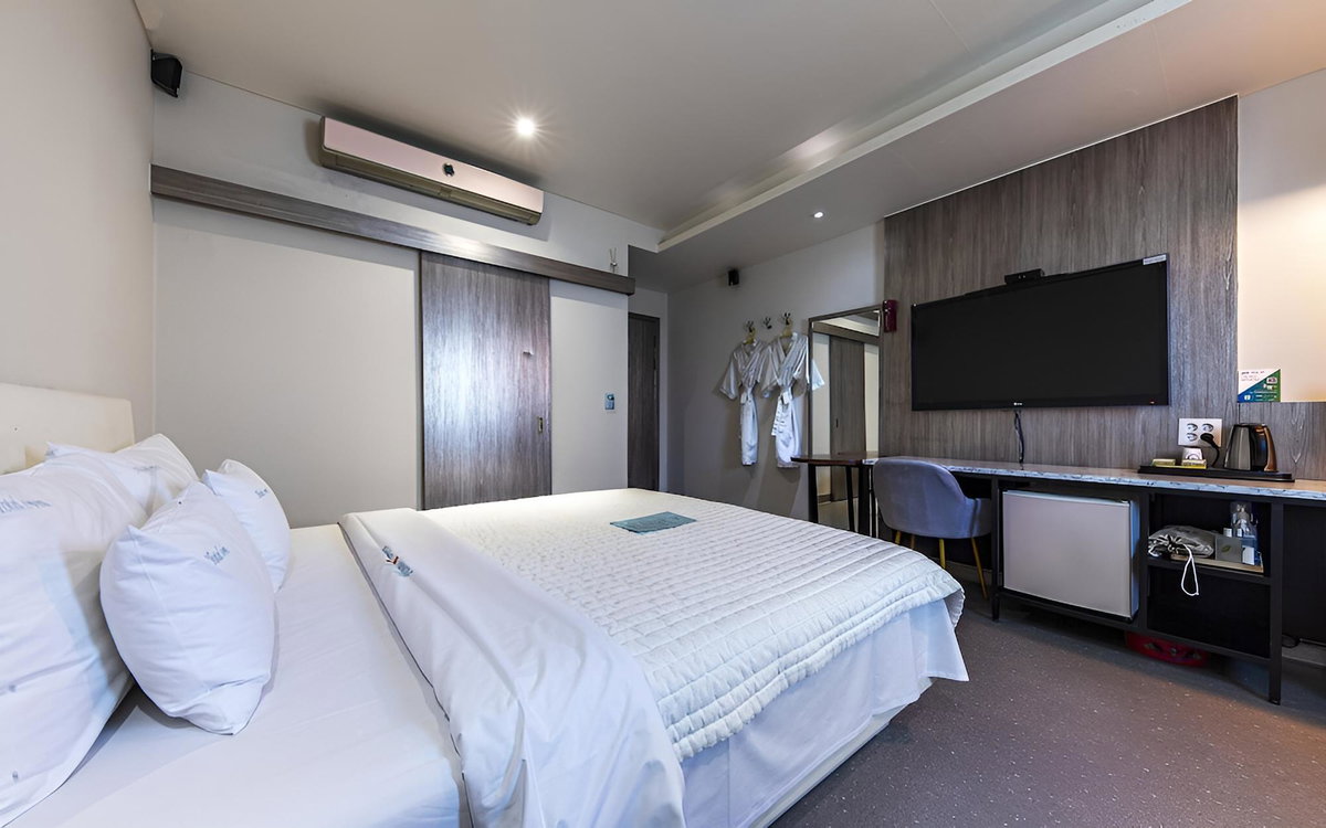 Hotel · Daejeon Yuseong Spa Tower, Daejeon