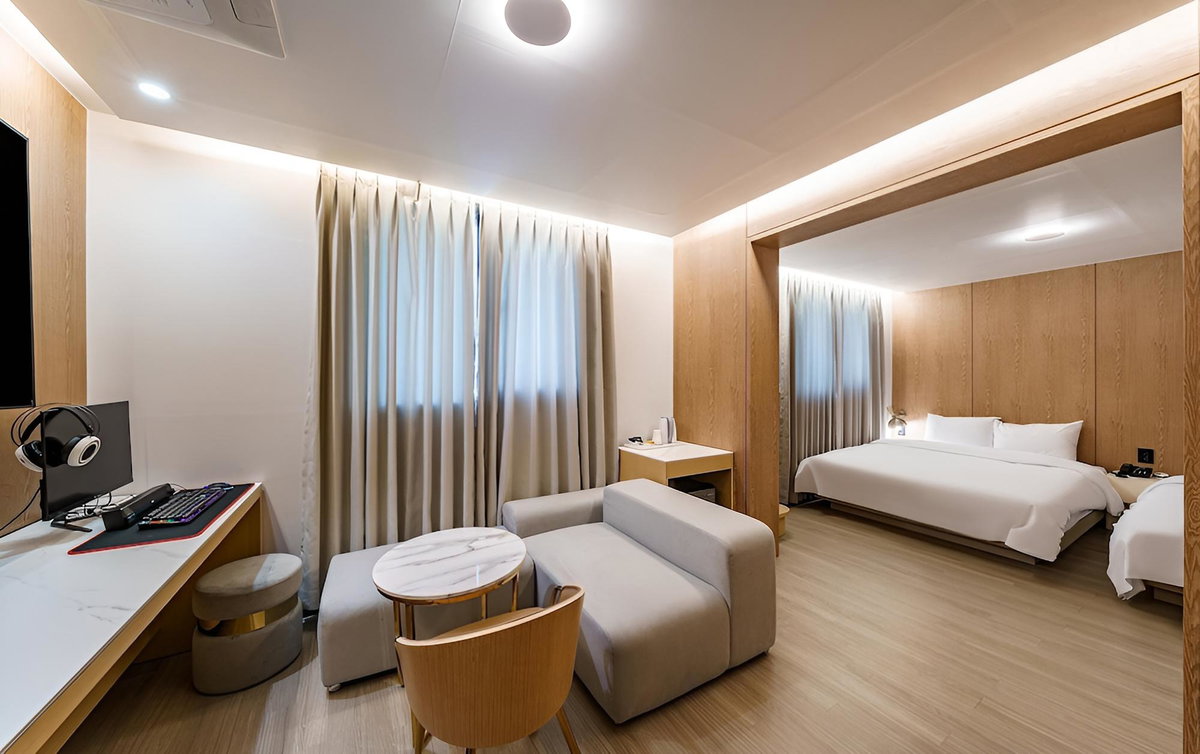 Hotel · Gimhae Samgye H Avenue, Gimhae