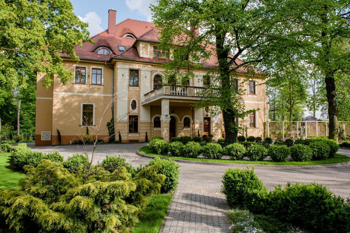 Pałac Ogrodowa, Poland