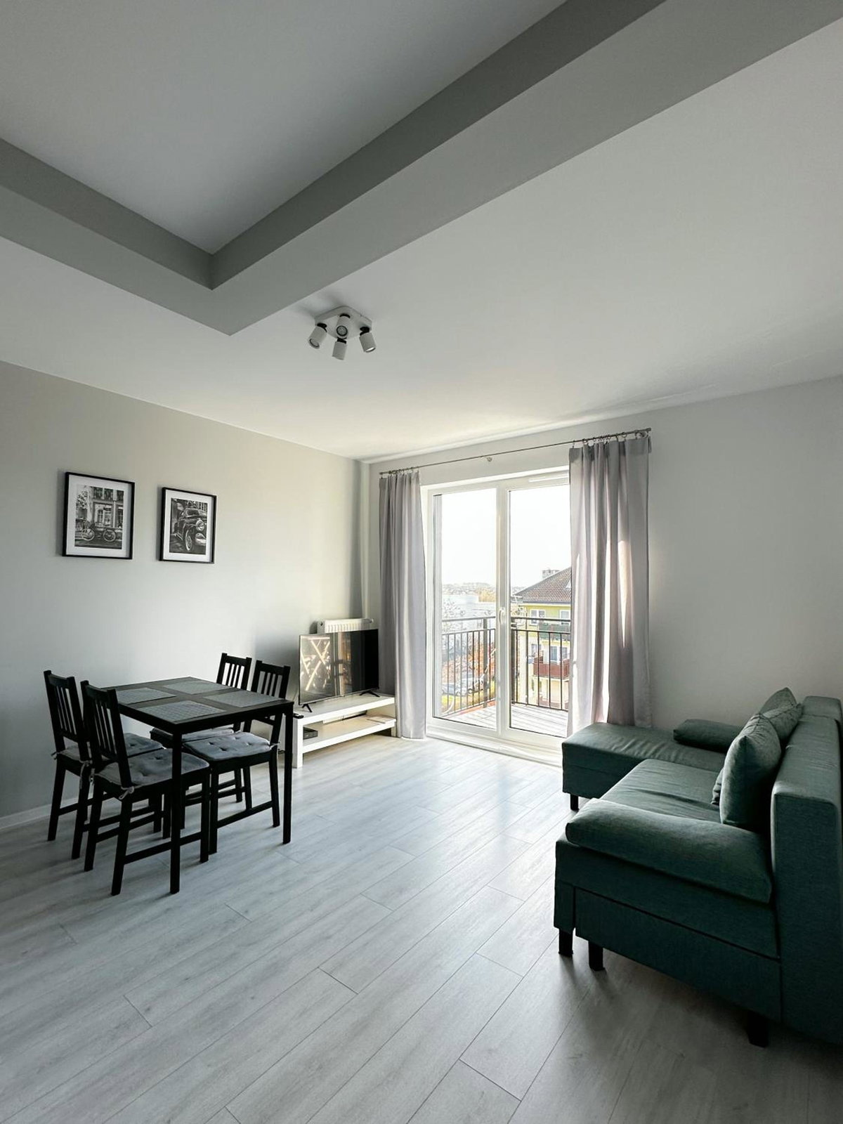 Apartament za Sterem, Poland