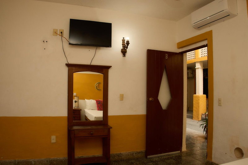 Hotel San Lorenzo, Barra de Navidad, Mexico