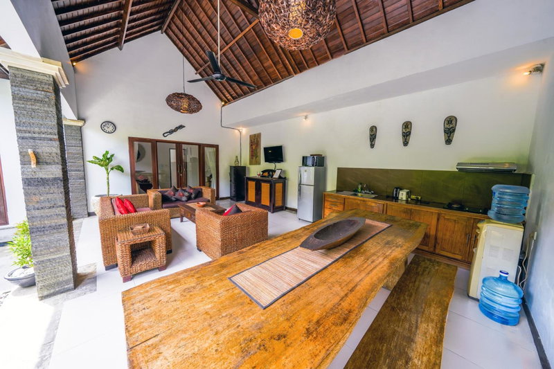 Villa CRIS - Heart of LEGIAN 3 Bedrooms, 3 Bathrooms, Legian, Indonesia