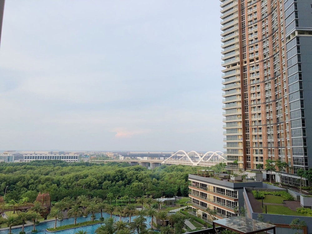 Hotel · Gold Coast PIK Premium Seaview Apartment, Jakarta