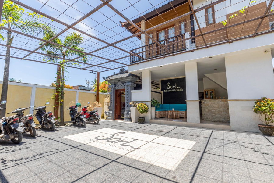 Surf Retreat Villa Sari Bali, Pulukan, Indonesia