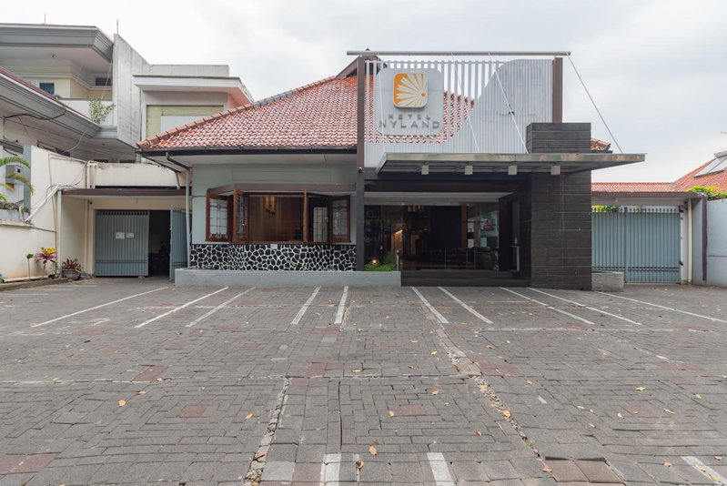 RedDoorz Plus @ Cipaganti Street 3, Bandung, Indonesia