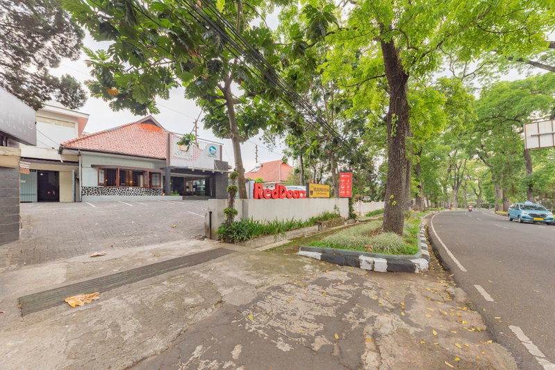 RedDoorz Plus @ Cipaganti Street 3, Bandung, Indonesia