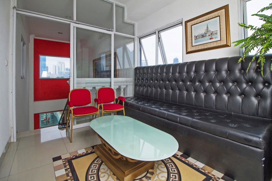RedDoorz Plus @ Guntur Raya Setiabudi, Jakarta, Indonesia