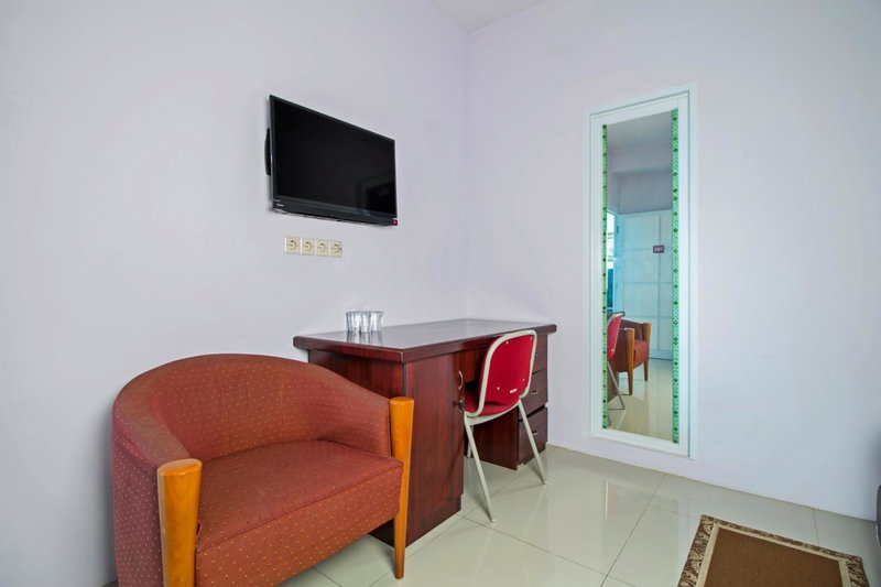 RedDoorz Plus @ Guntur Raya Setiabudi, Jakarta, Indonesia