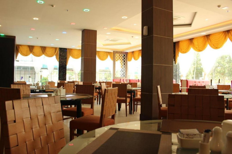 The Golden Bay Hotel Batam, Nagoya, Indonesia