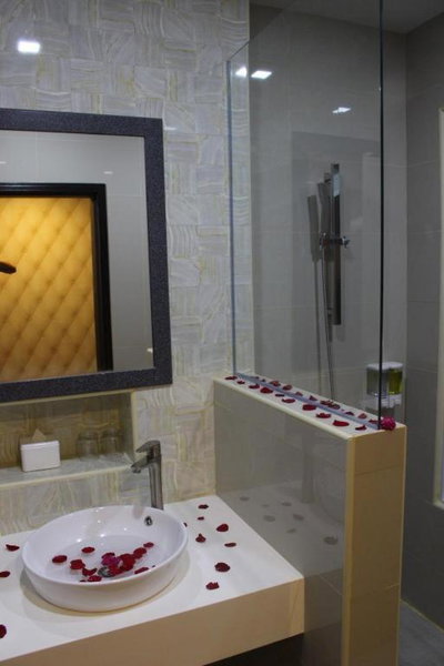 The Golden Bay Hotel Batam, Nagoya, Indonesia