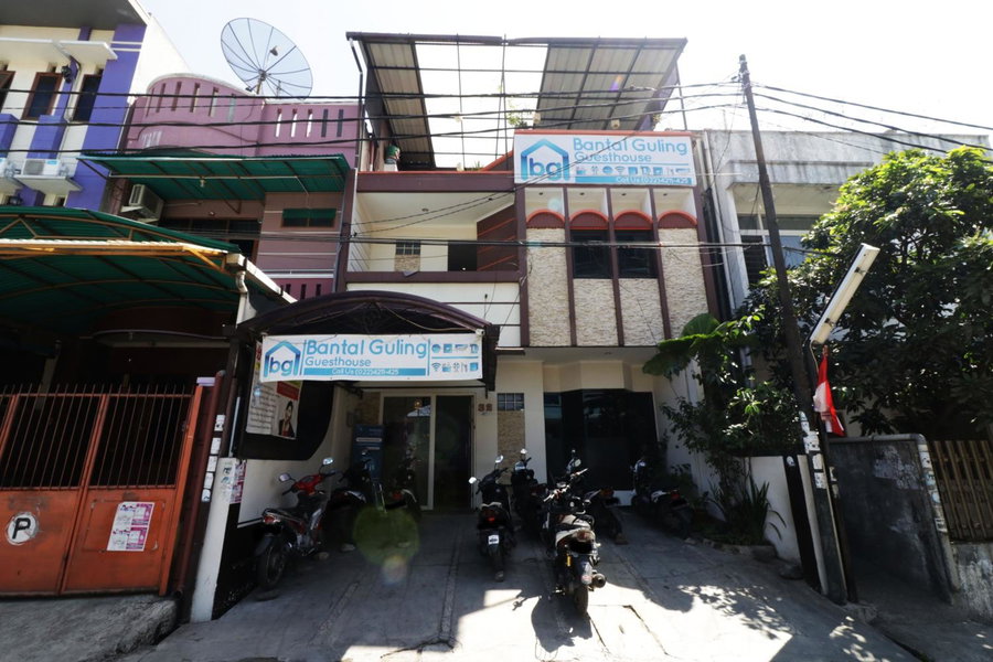 Bantal Guling Pasar Baru, Bandung, Indonesia